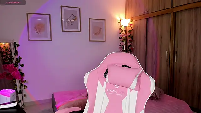 Veronica isaza   online show from 09/25/25, 01:17