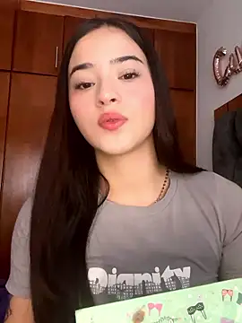 Veronica isaza   online show from 01/09/26, 12:34