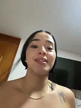 Veronica isaza   online show from 10/17/25, 12:47