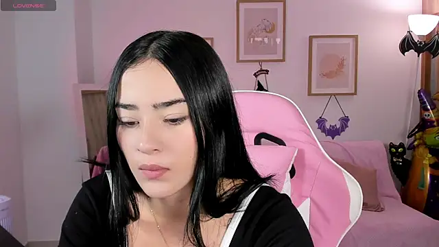 Veronica isaza   online show from 10/05/25, 12:40