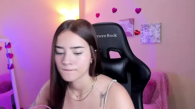 Veronica isaza   online show from 03/21/25, 12:28