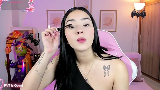 Veronica isaza   online show from 10/09/25, 12:28