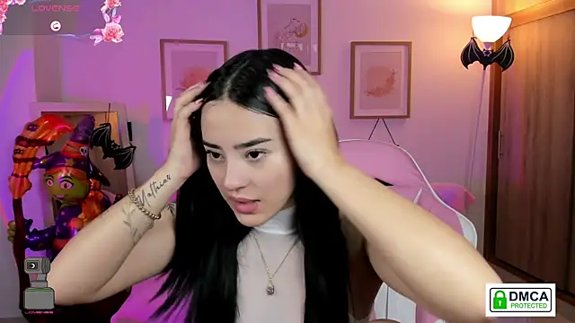 Veronica isaza   online show from 10/07/25, 12:50