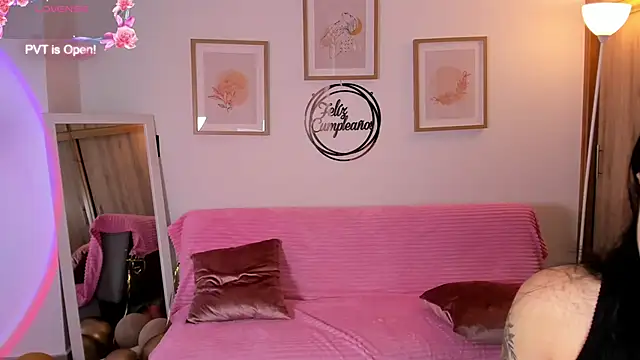 Veronica isaza   online show from 10/27/25, 12:39