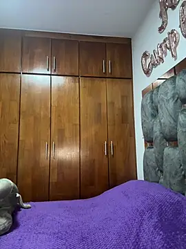 Veronica isaza   online show from 02/14/26, 07:30