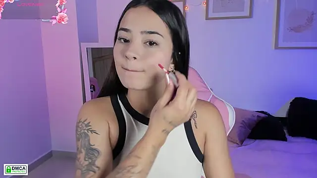 Veronica isaza   online show from 12/05/25, 12:37