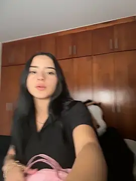 Veronica isaza   online show from 10/17/25, 07:15