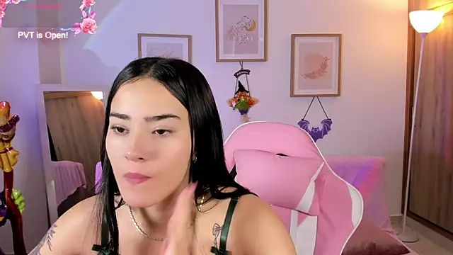 Veronica isaza   online show from 10/23/25, 12:37