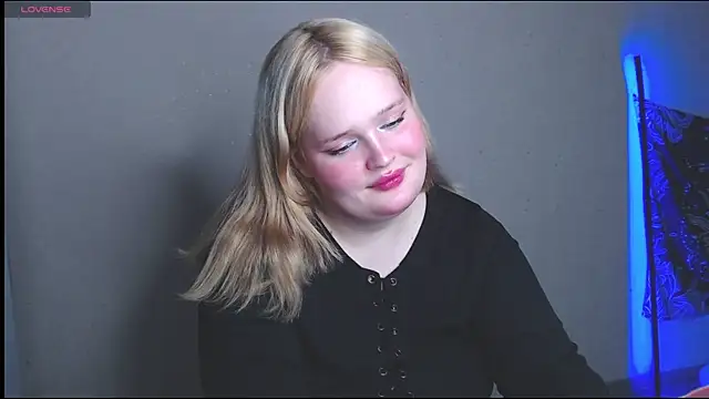 rozzhaos8 online show from 11/11/25, 07:08