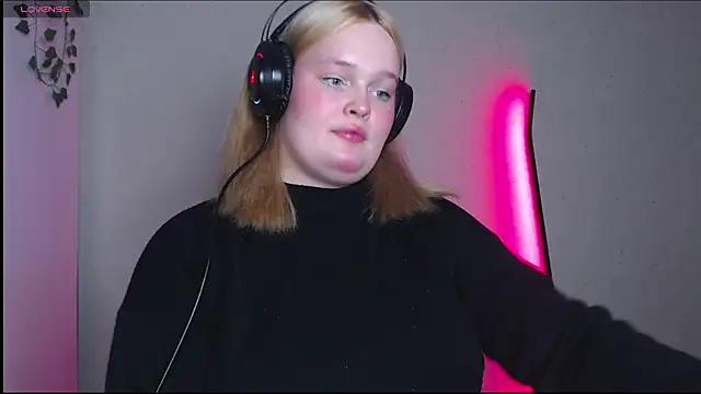 rozzhaos8 online show from 10/25/25, 07:03