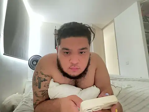 chavarro889 online show from 02/03/25, 05:24