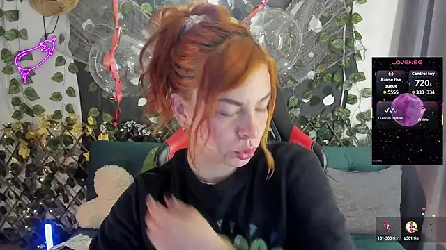 cocochanell6666 online show from 10/16/25, 07:27