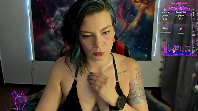 cocochanell6666 online show from 02/17/25, 11:22