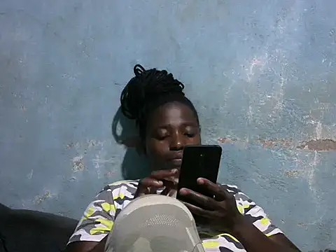 Snapshot of sweet_gal01 chatting on 10/08/25, 07:03 sweet gal01 online show from 10/08/25, 07:03