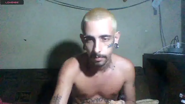 Snapshot of sellvageria chatting on 04/26/26, 11:57 sellvageria online show from 04/26/26, 11:57