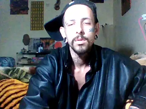 Snapshot of sellvageria chatting on 10/03/25, 12:06 sellvageria online show from 10/03/25, 12:06