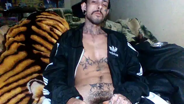 Snapshot of sellvageria chatting on 10/18/25, 12:45 sellvageria online show from 10/18/25, 12:45