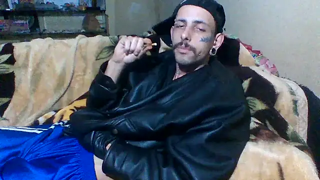 Snapshot of sellvageria chatting on 10/10/25, 08:31 sellvageria online show from 10/10/25, 08:31