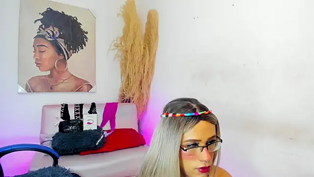 Snapshot of mia_foxts chatting on 10/01/25, 09:18 mia foxts online show from 10/01/25, 09:18