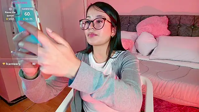 Snapshot of lovely__martina chatting on 03/18/25, 06:06 lovely martina online show from 03/18/25, 06:06