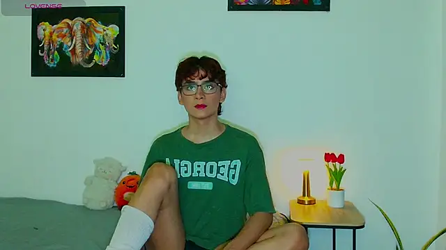 Snapshot of arnold_laurent_ chatting on 10/05/25, 11:34 arnold laurent online show from 10/05/25, 11:34