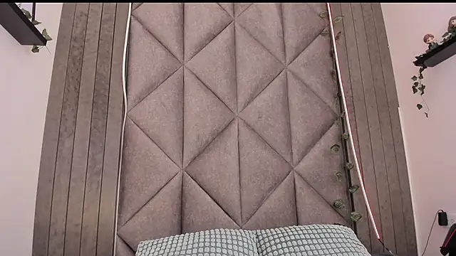 AbbyWathson online show from 11/10/25, 07:52