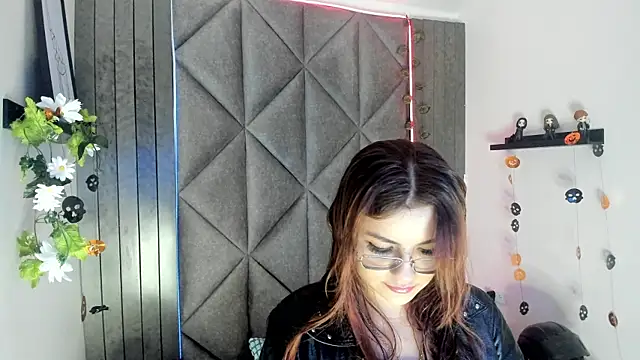 AbbyWathson online show from 10/21/25, 08:19