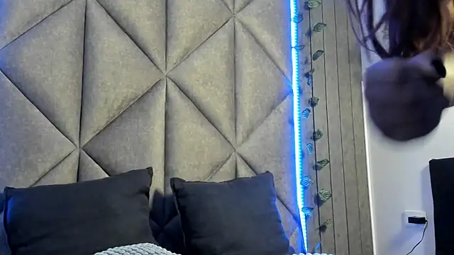 AbbyWathson online show from 04/05/26, 11:39