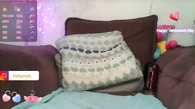 Snapshot of PollyCrush chatting on 02/02/25, 03:07 PollyCrush online show from 02/02/25, 03:07