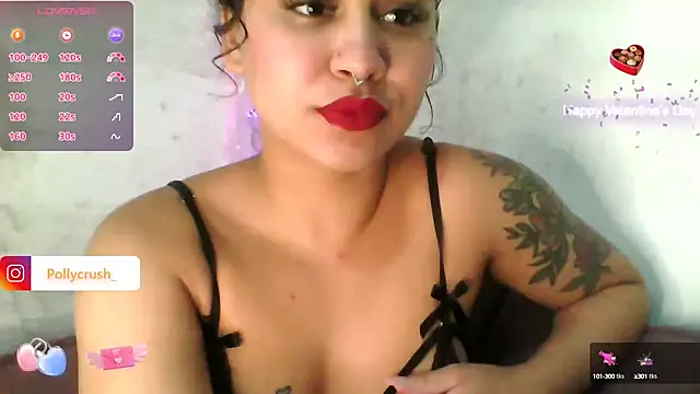 Snapshot of PollyCrush chatting on 02/23/25, 08:11 PollyCrush online show from 02/23/25, 08:11