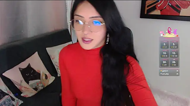 Snapshot of Suzanne_abbey chatting on 12/23/25, 12:11 Suzanne abbey online show from 12/23/25, 12:11