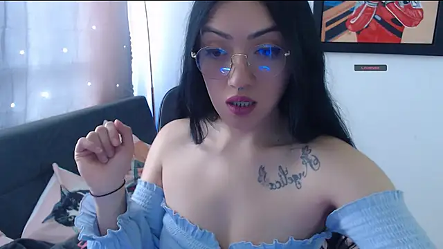 Snapshot of Suzanne_abbey chatting on 02/05/26, 08:59 Suzanne abbey online show from 02/05/26, 08:59