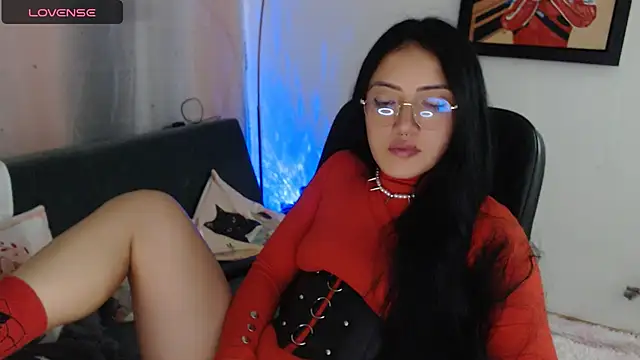 Snapshot of Suzanne_abbey chatting on 07/03/26, 12:28 Suzanne abbey online show from 07/03/26, 12:28