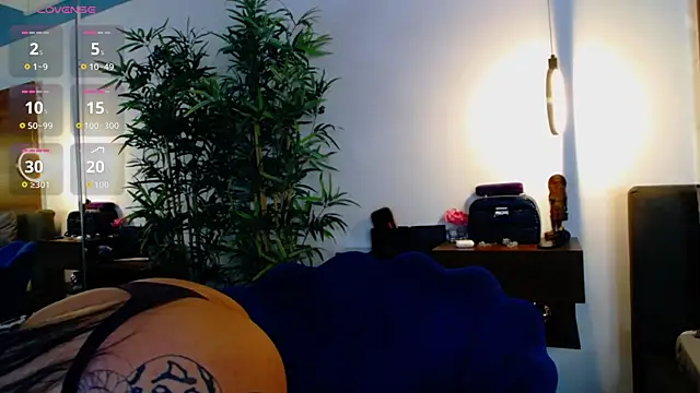 CreamyInkky  online show from 12/23/25, 06:34