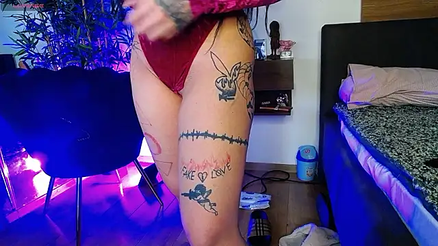 CreamyInkky  online show from 03/19/26, 08:58