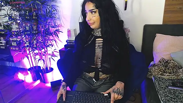 CreamyInkky  online show from 04/05/26, 07:15