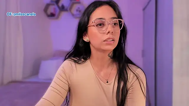 Snapshot of Aleja24Evans chatting on 10/02/25, 12:25 Aleja24Evans online show from 10/02/25, 12:25