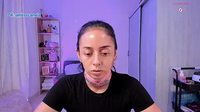 Snapshot of Aleja24Evans chatting on 11/27/25, 12:33 Aleja24Evans online show from 11/27/25, 12:33