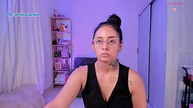 Snapshot of Aleja24Evans chatting on 11/28/25, 12:11 Aleja24Evans online show from 11/28/25, 12:11