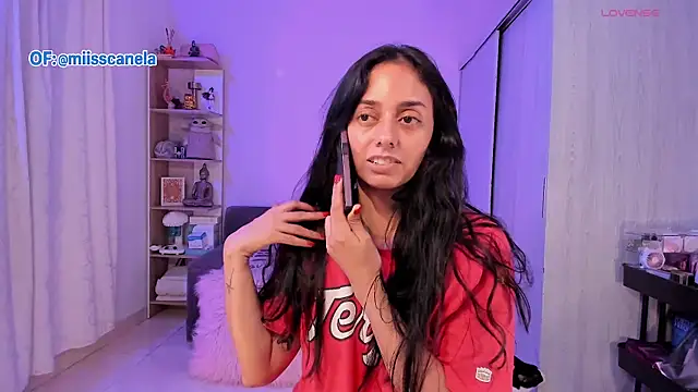 Snapshot of Aleja24Evans chatting on 12/14/25, 02:07 Aleja24Evans online show from 12/14/25, 02:07