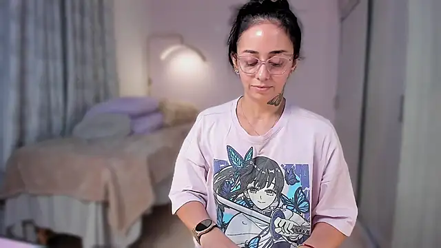 Snapshot of Aleja24Evans chatting on 02/24/26, 01:06 Aleja24Evans online show from 02/24/26, 01:06