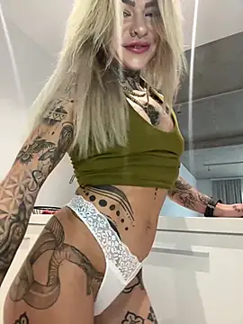 Snapshot of Divina_X_ chatting on 01/11/26, 05:36 Divina X online show from 01/11/26, 05:36