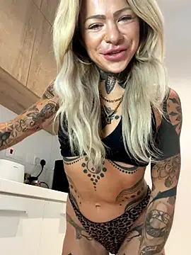 Divina X  online show from 12/16/25, 05:33