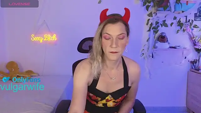 vulgar wife online show from 10/26/25, 04:51