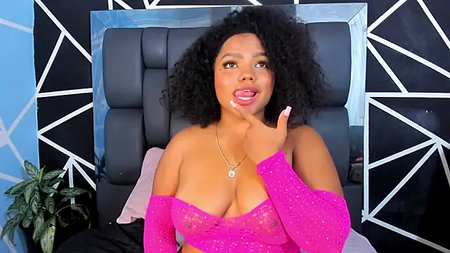 Snapshot of Adams_Cloe chatting on 03/11/25, 04:29 Adams Cloe online show from 03/11/25, 04:29