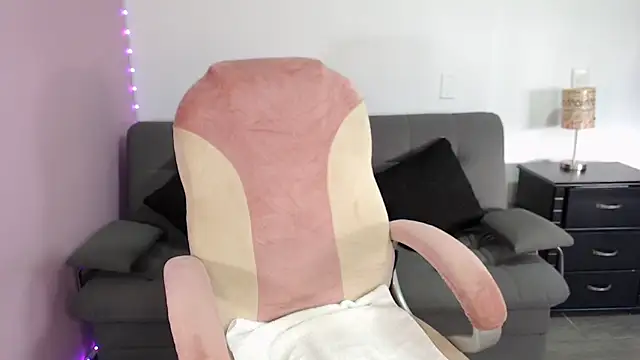 NicoleKitty  online show from 04/16/26, 10:01