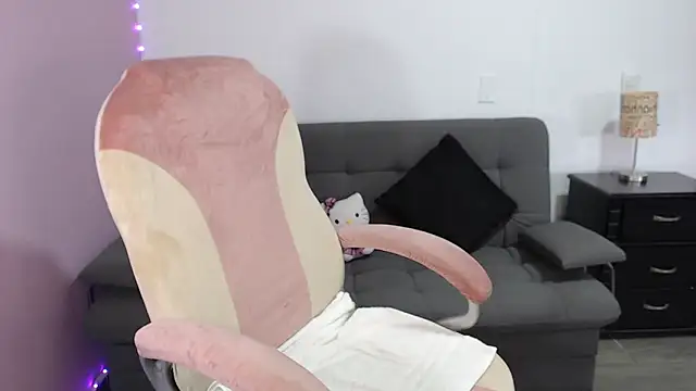 NicoleKitty  online show from 03/24/26, 09:15