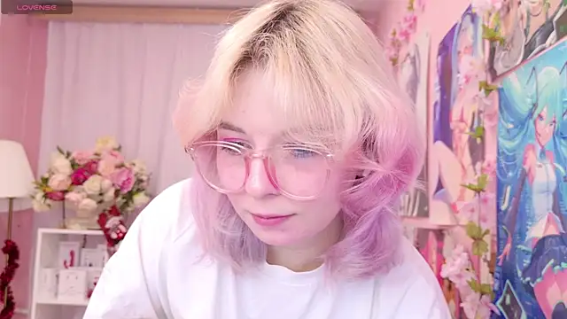 Coconut Mia online show from 12/17/25, 08:58