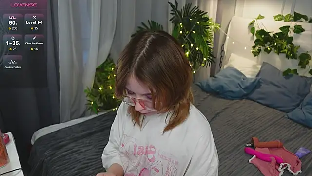 Coconut Mia online show from 04/26/26, 02:53