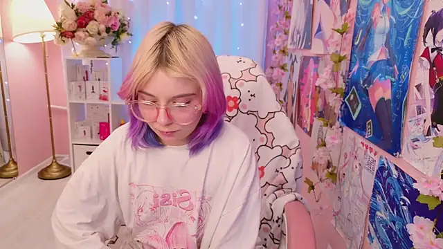 Coconut Mia online show from 11/21/25, 05:01